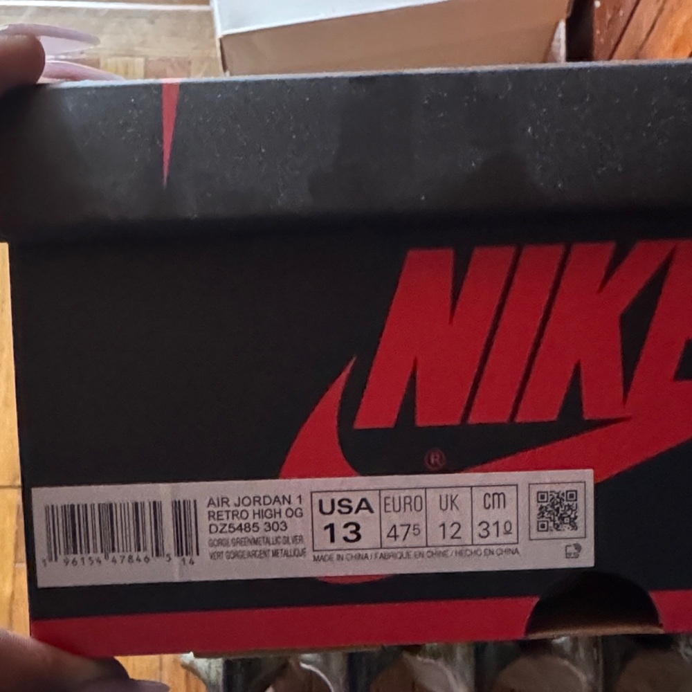 Nike Air Jordan 1 Retro High OG Box - white and Green
